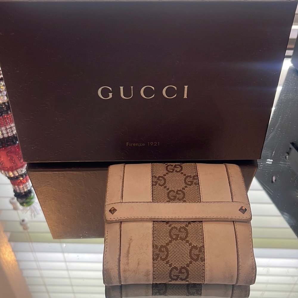 Gucci Vintage Monogram Large Card Holder Wallet 100% Authentic With Gucci Box!